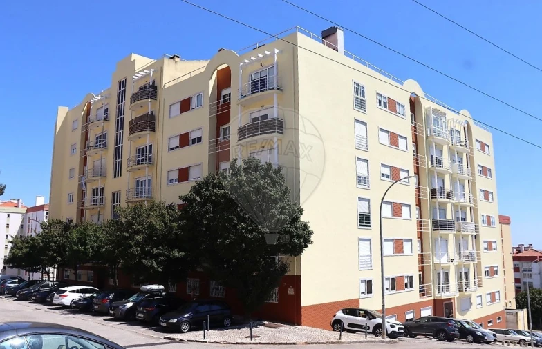 Apartamento T2 para Venda em Massamá e Monte Abraão Foto 2