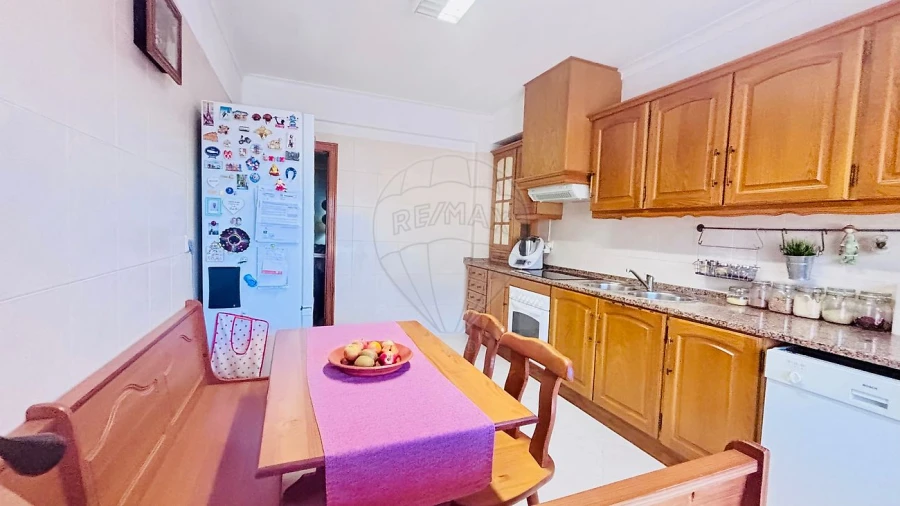 Apartamento T2 para Venda em Massamá e Monte Abraão Foto 10