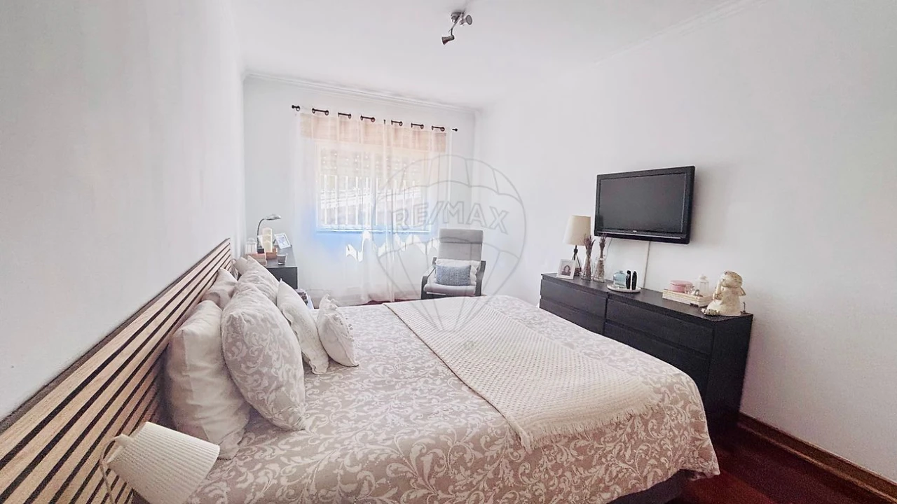 Apartamento T2 para Venda em Massamá e Monte Abraão Foto 11