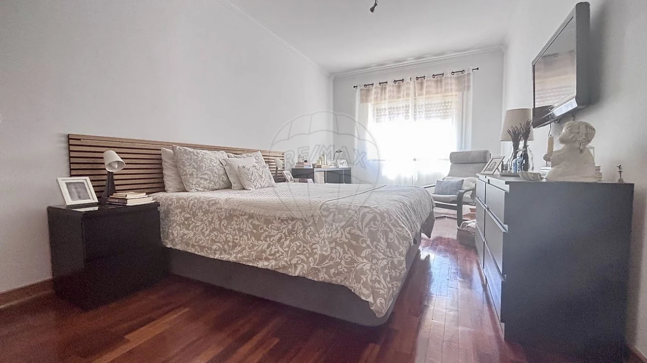 Apartamento T2 para Venda em Massamá e Monte Abraão Foto 12