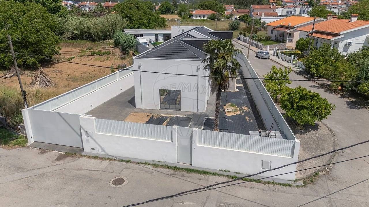 Moradia T3 para Venda em Cernache Foto 1