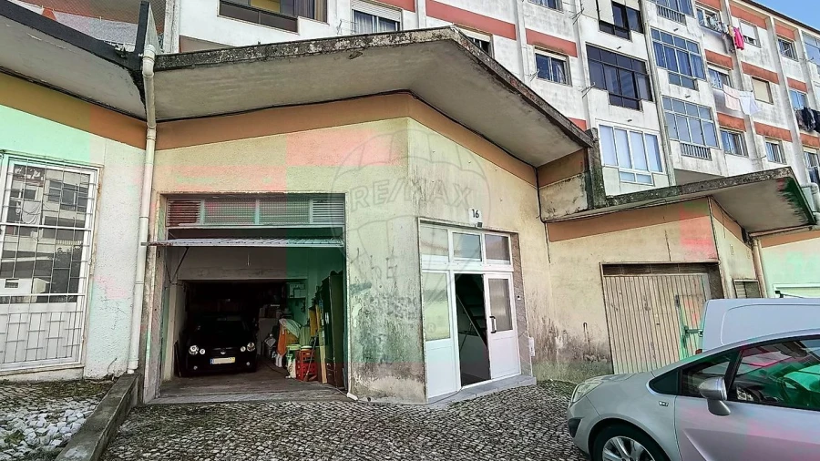 Garagem para Venda em Agualva e Mira-Sintra