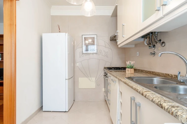 Apartamento T1 para Venda em Caparica e Trafaria Foto 14