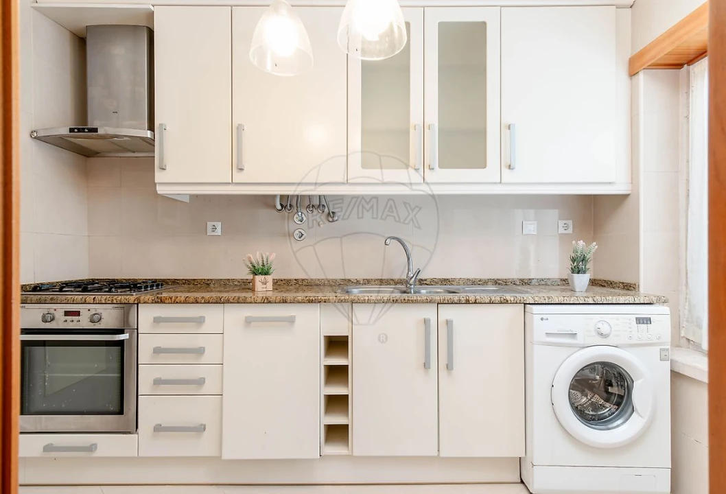 Apartamento T1 para Venda em Caparica e Trafaria Foto 13