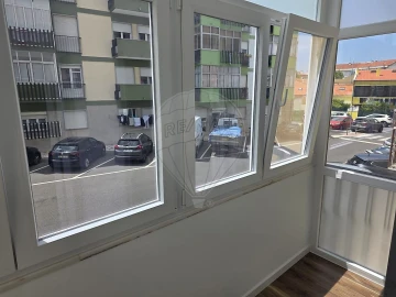 Apartamento T3 para Arrendamento em Algueirão-Mem Martins