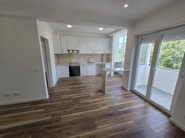 Apartamento T3 para Arrendamento em Algueirão-Mem Martins