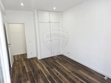 Apartamento T3 para Arrendamento em Algueirão-Mem Martins
