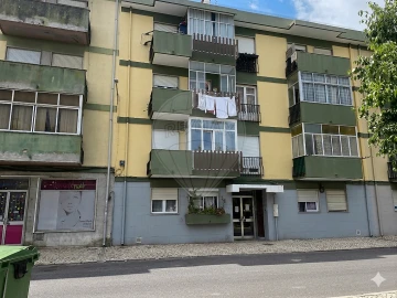 Apartamento T3 para Arrendamento em Algueirão-Mem Martins