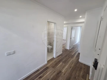 Apartamento T3 para Arrendamento em Algueirão-Mem Martins