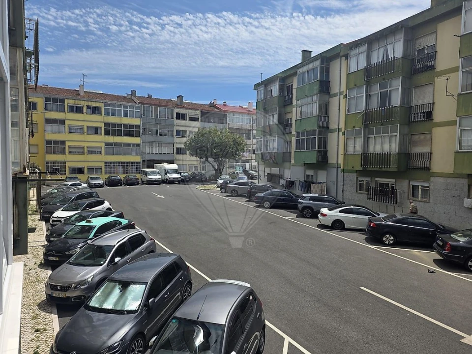 Apartamento T3 para Arrendamento em Algueirão-Mem Martins Foto 10