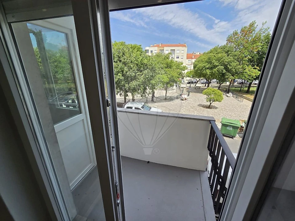 Apartamento T3 para Arrendamento em Algueirão-Mem Martins Foto 23