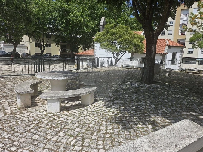 Apartamento T3 para Arrendamento em Algueirão-Mem Martins Foto 8