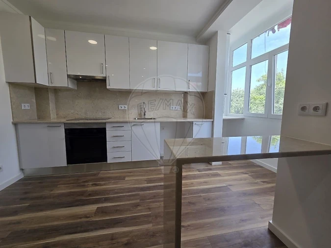 Apartamento T3 para Arrendamento em Algueirão-Mem Martins Foto 15
