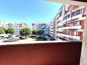 Apartamento T2 para Venda em Agualva e Mira-Sintra
