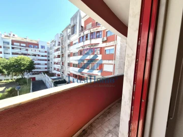 Apartamento T2 para Venda em Agualva e Mira-Sintra