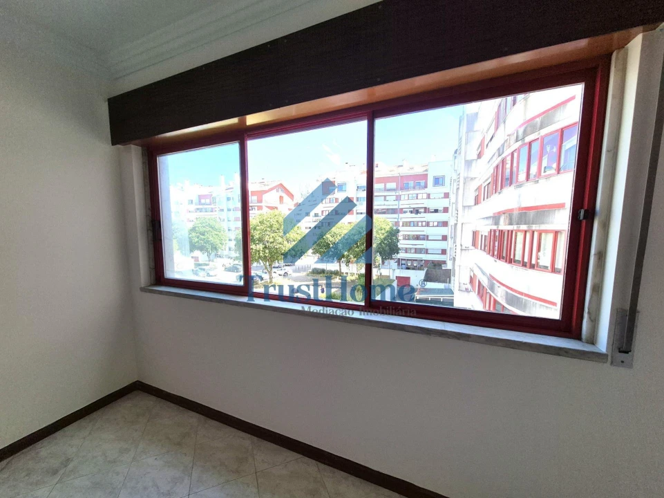 Apartamento T2 para Venda em Agualva e Mira-Sintra Foto 9