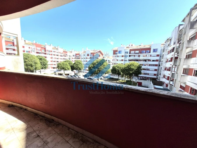 Apartamento T2 para Venda em Agualva e Mira-Sintra Foto 19