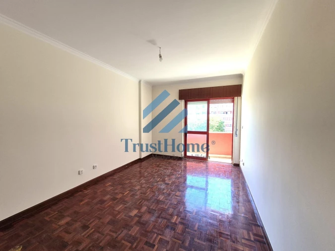 Apartamento T2 para Venda em Agualva e Mira-Sintra Foto 22