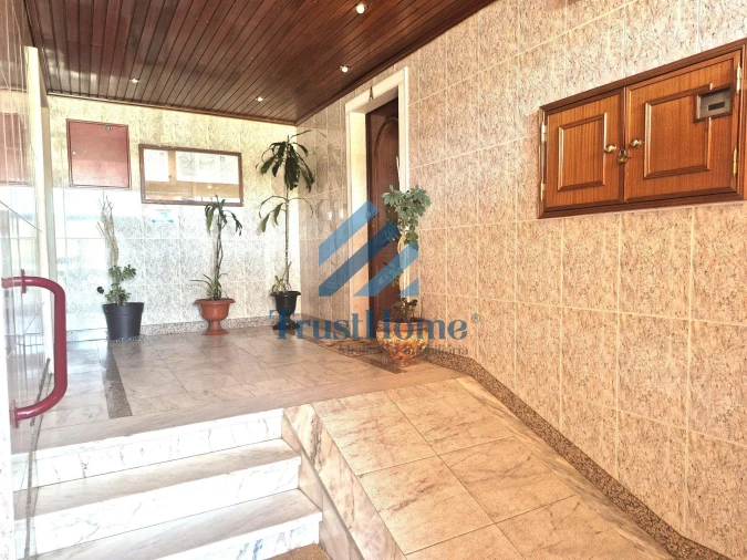 Apartamento T2 para Venda em Agualva e Mira-Sintra Foto 27