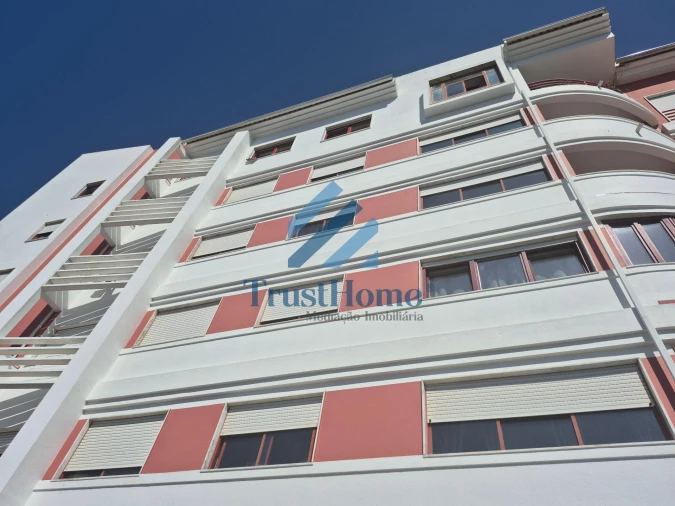 Apartamento T2 para Venda em Agualva e Mira-Sintra Foto 32