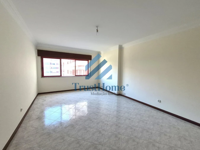 Apartamento T2 para Venda em Agualva e Mira-Sintra Foto 7