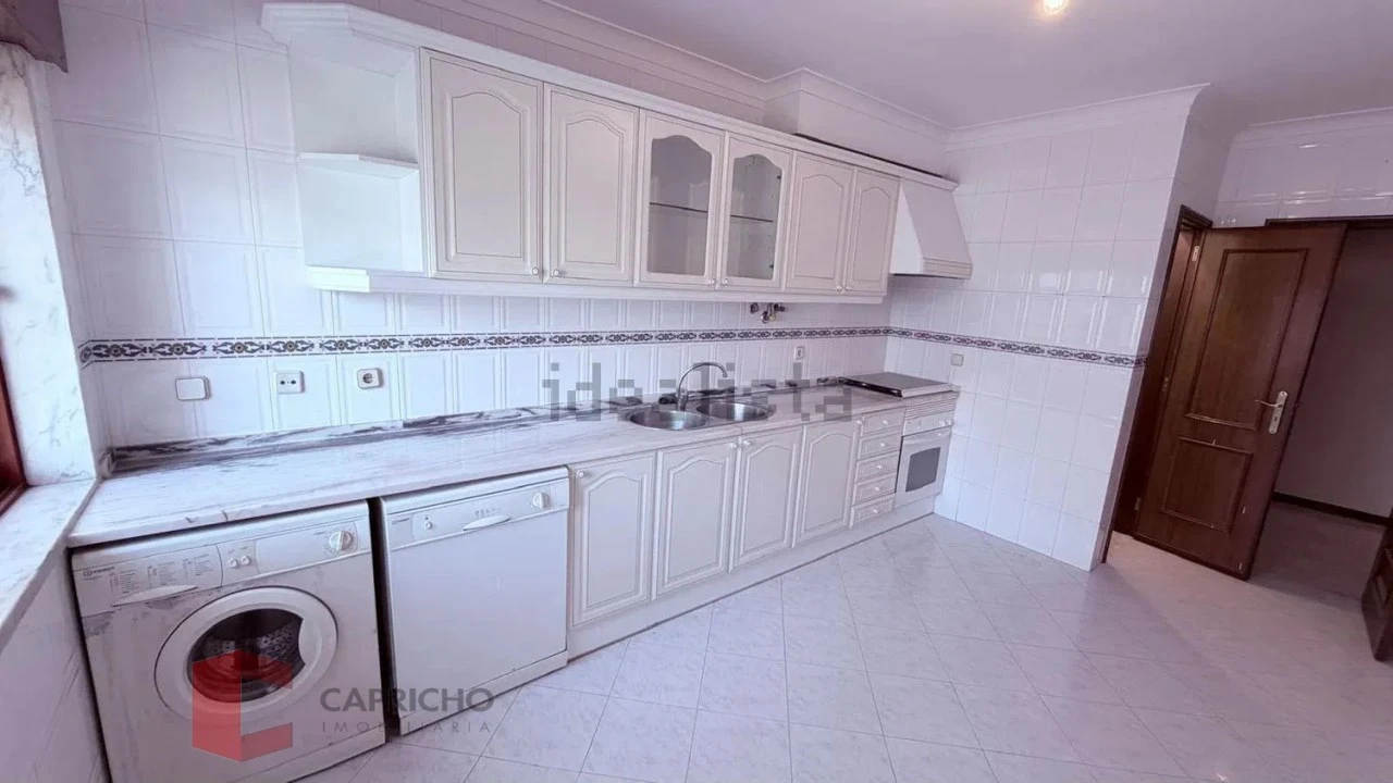 Apartamento T2 para Venda em Algueirão-Mem Martins Foto 4