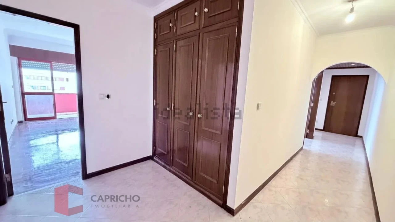 Apartamento T2 para Venda em Algueirão-Mem Martins Foto 8