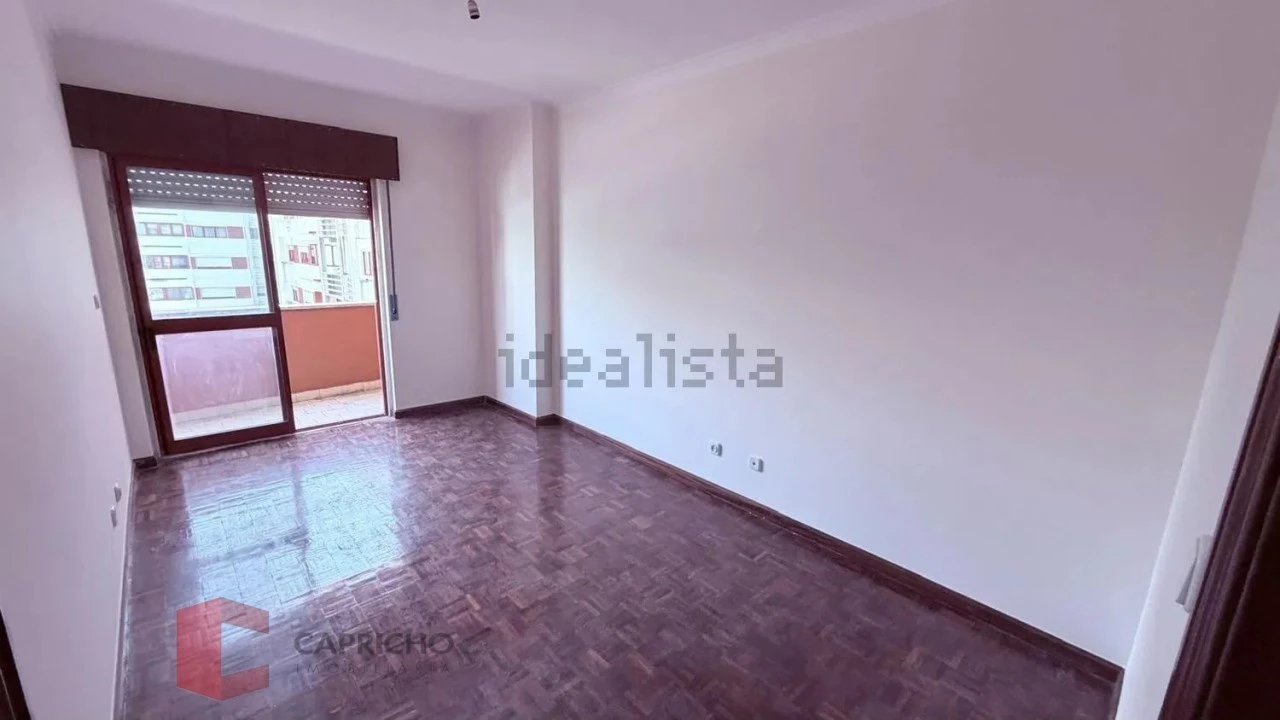 Apartamento T2 para Venda em Algueirão-Mem Martins Foto 9