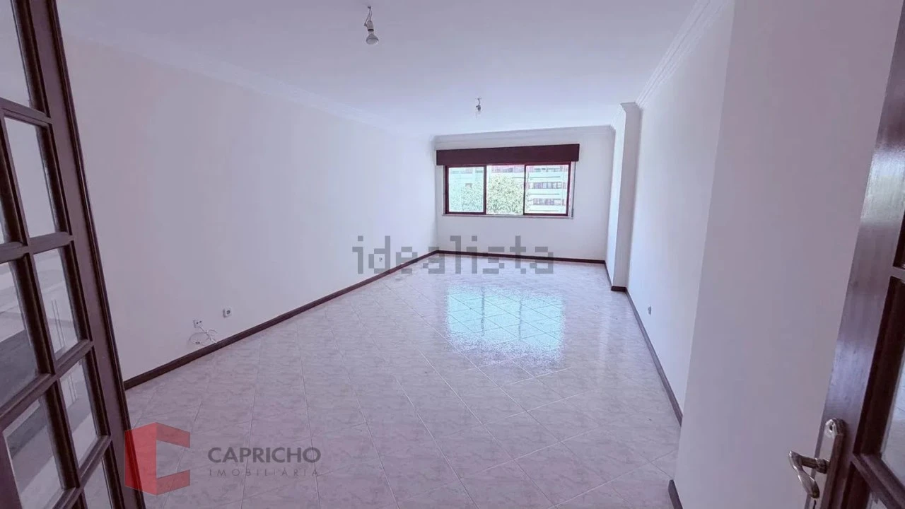 Apartamento T2 para Venda em Algueirão-Mem Martins Foto 13