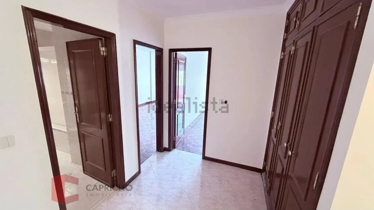 Apartamento T2 para Venda em Algueirão-Mem Martins Foto 14