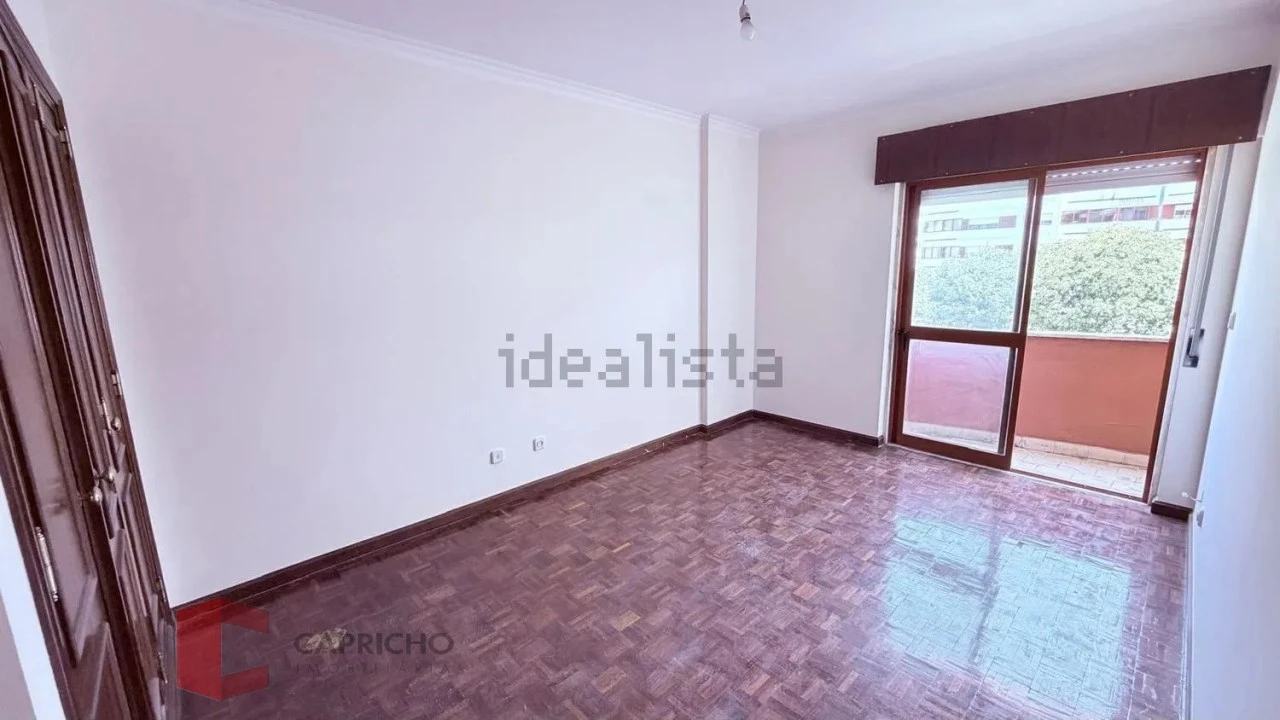 Apartamento T2 para Venda em Algueirão-Mem Martins Foto 17
