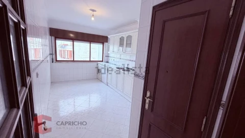 Apartamento T2 para Venda em Algueirão-Mem Martins