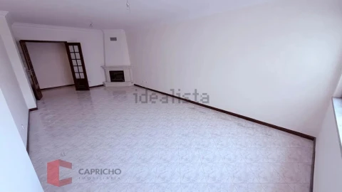 Apartamento T2 para Venda em Algueirão-Mem Martins