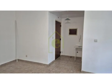 Apartamento T3 para Venda em Santo António dos Cavaleiros e Frielas