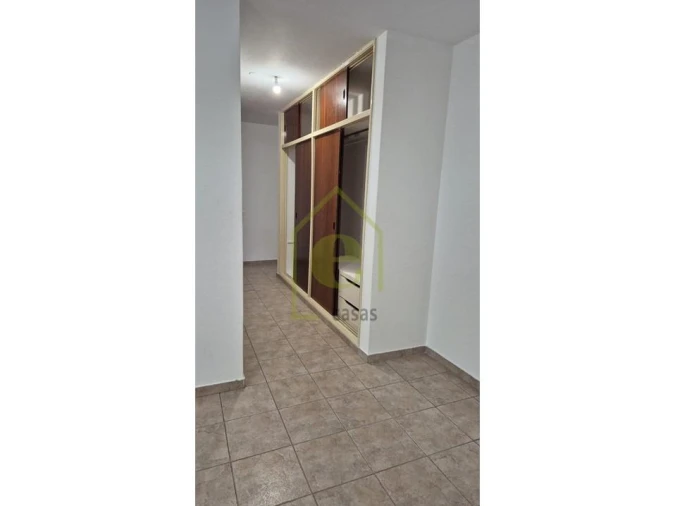 Apartamento T3 para Venda em Santo António dos Cavaleiros e Frielas Foto 4