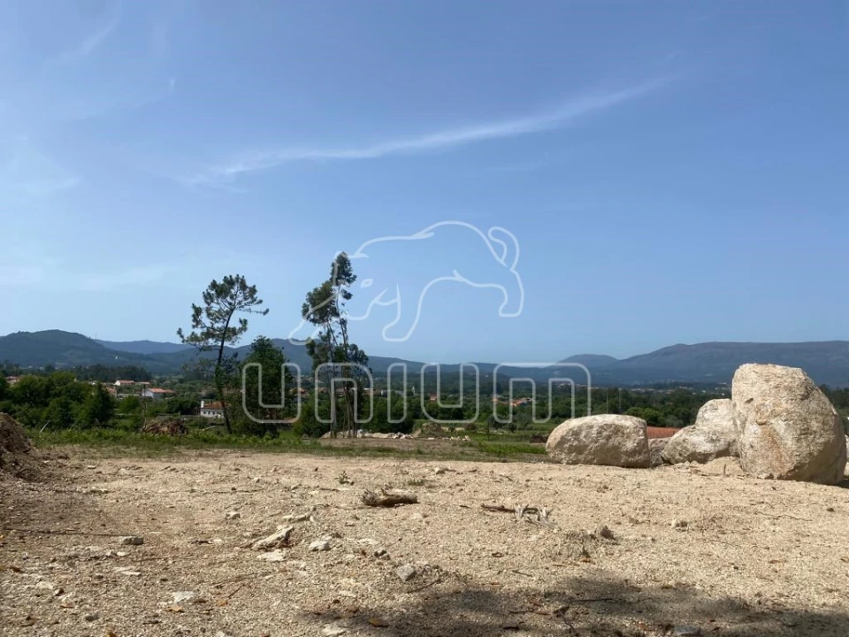 Terreno para Venda em Geraz do Lima (Santa Maria, Santa Leocádia, Moreira), Deão Foto 3