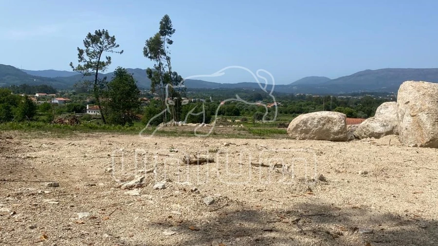 Terreno para Venda em Geraz do Lima (Santa Maria, Santa Leocádia, Moreira), Deão
