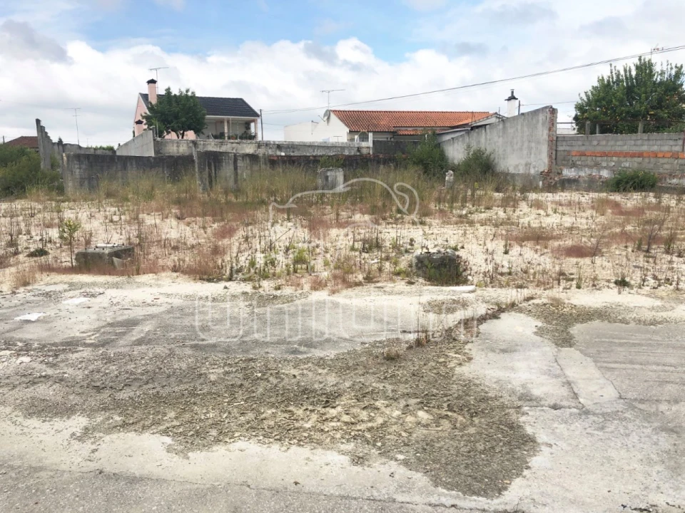 Terreno para Venda em Geraz do Lima (Santa Maria, Santa Leocádia, Moreira), Deão Foto 3