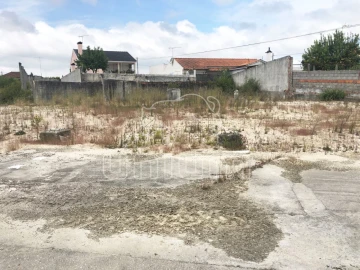 Terreno para Venda em Geraz do Lima (Santa Maria, Santa Leocádia, Moreira), Deão