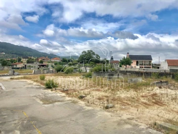 Terreno para Venda em Geraz do Lima (Santa Maria, Santa Leocádia, Moreira), Deão