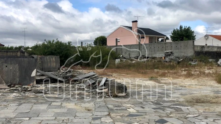 Terreno para Venda em Geraz do Lima (Santa Maria, Santa Leocádia, Moreira), Deão