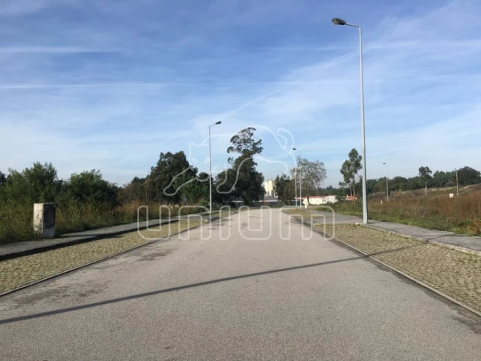 Terreno para Venda em Vila Nova de Anha