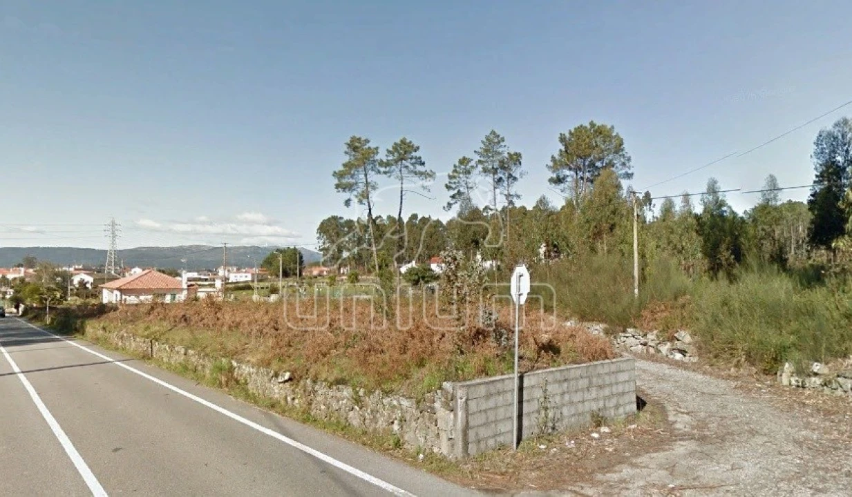 Terreno para Venda em Mazarefes e Vila Fria Foto 2
