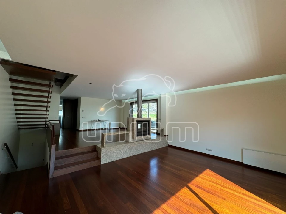 Moradia T4 para Venda em Santa Maria Maior e Monserrate e Meadela Foto 5