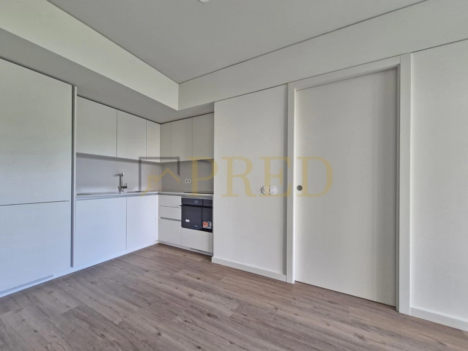Apartamento T1 para Arrendamento em Ramalde Foto 4