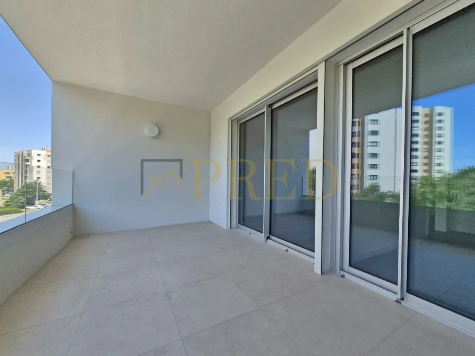 Apartamento T1 para Arrendamento em Ramalde Foto 8