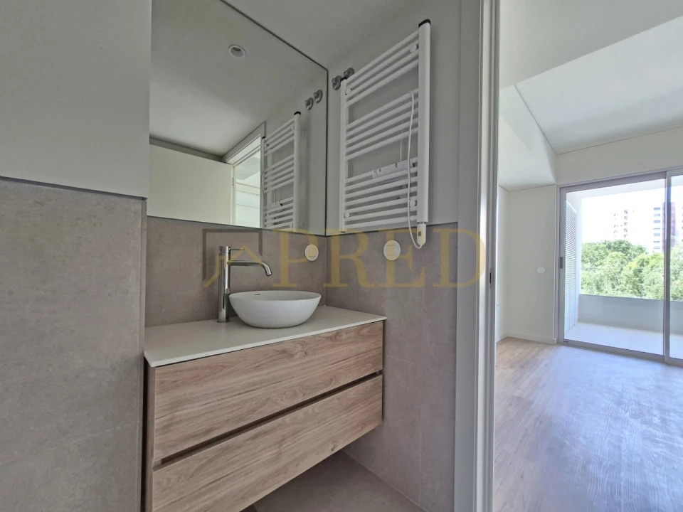 Apartamento T1 para Arrendamento em Ramalde Foto 13