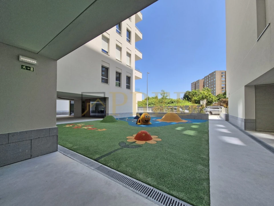 Apartamento T1 para Arrendamento em Ramalde Foto 23
