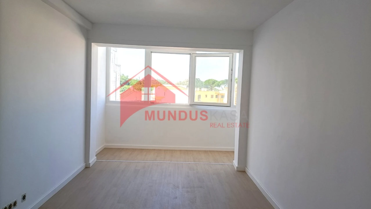 Apartamento T1 para Venda em Sesimbra (Castelo) Foto 8
