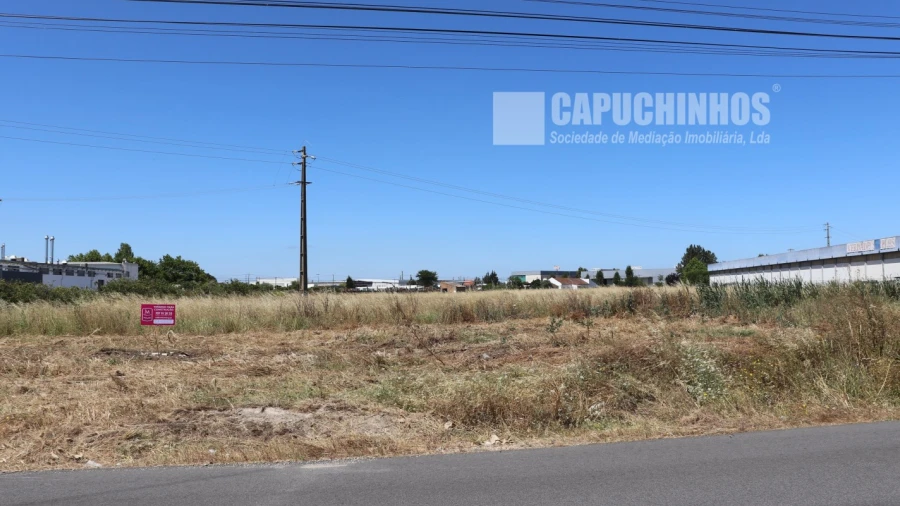 Terreno para Venda em Samora Correia